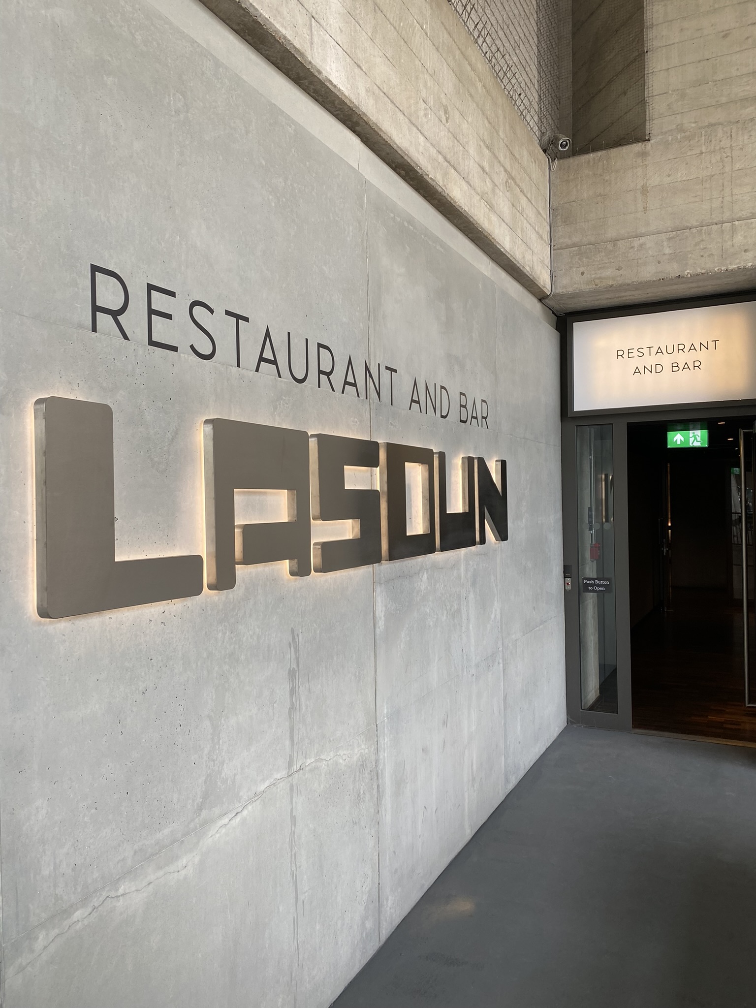 lasdun_restaurant_southbank_london_signature_walls_microcement